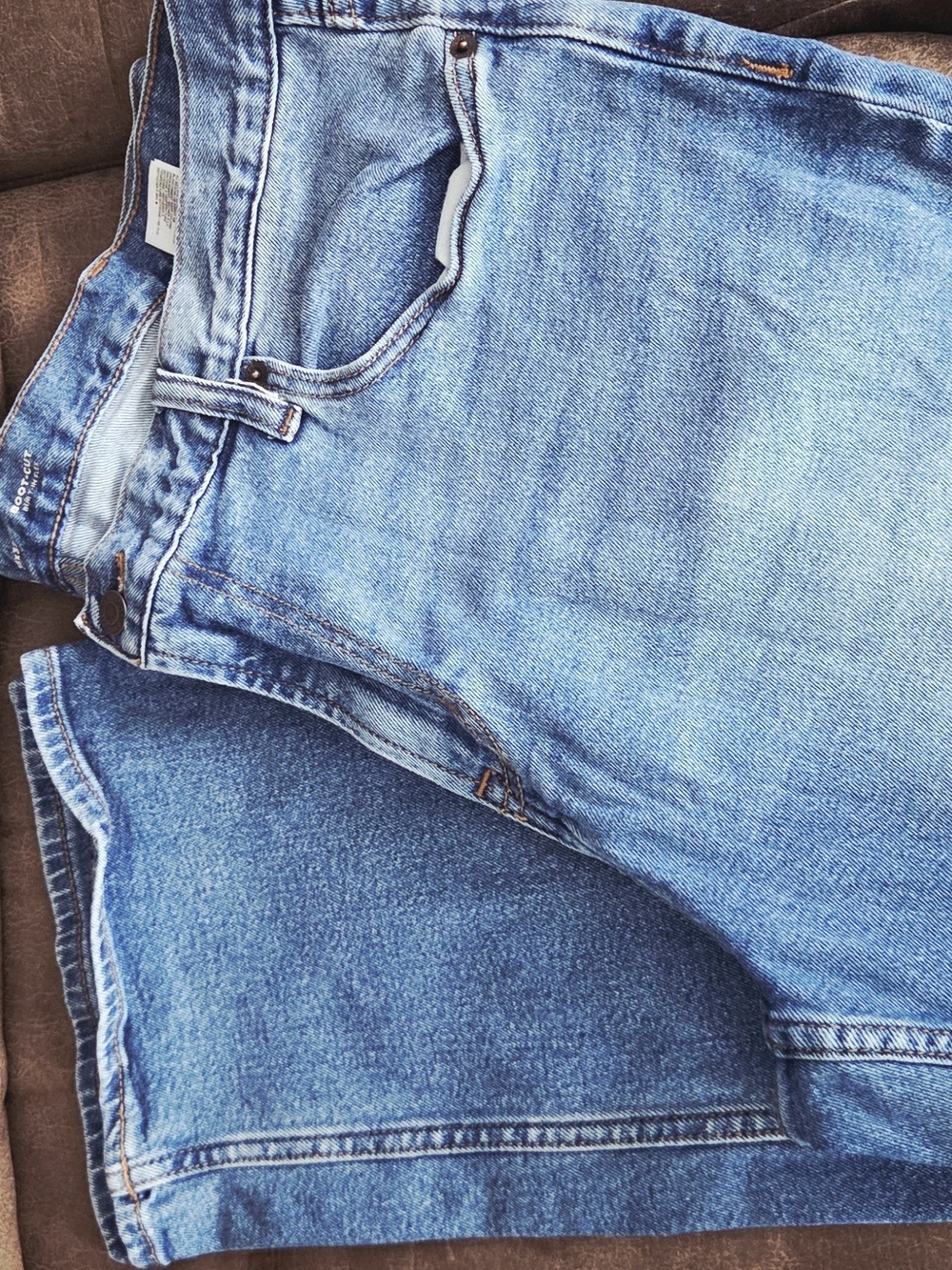 Relaxed Fit Men's Light Wash Denim Jeans